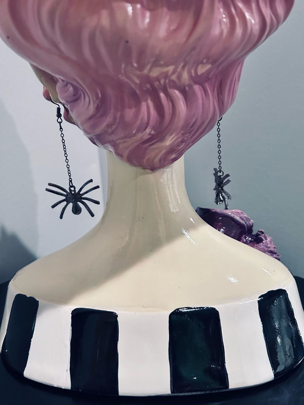 NIB Bella Luxx/December Diamonds Bride of Frankenstein Bust - Picture 8 of 15